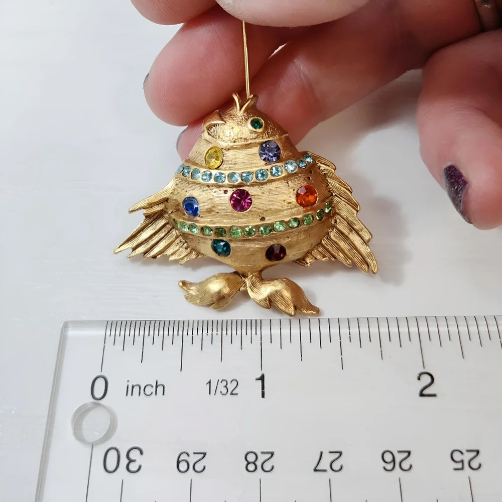 Vintage Butler and Wilson Multi color Crystal Pave Gold tone Fish Brooch Pin - Picture 6 of 10